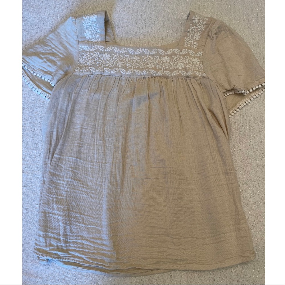 Old Navy blouse; floral; medium